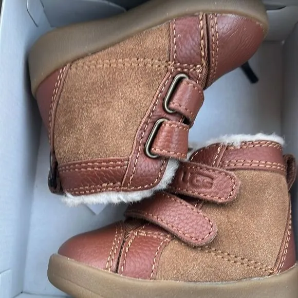 UGG Unisex-Baby Rennon Ii Sneakers in Chestnut Size 4/5, M, 12-18 months