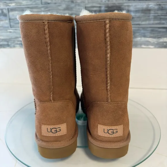 UGG USA 7 Classic Short II Boots Winter Warm Boho Chesnut Leather
