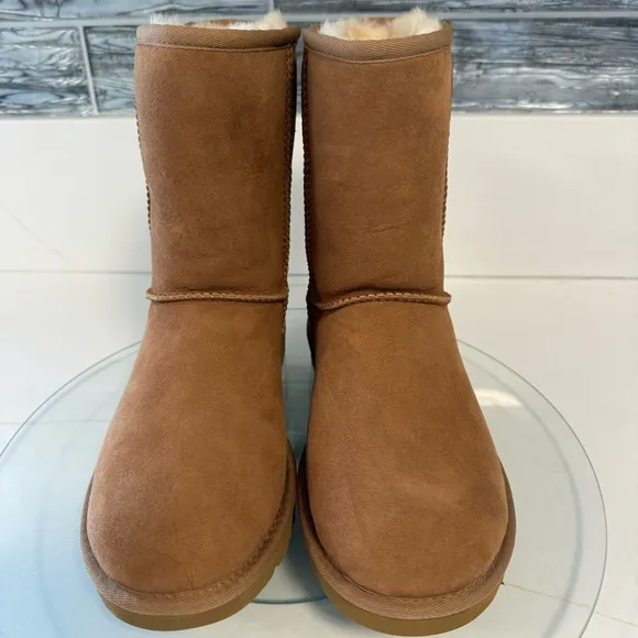 UGG USA 7 Classic Short II Boots Winter Warm Boho Chesnut Leather