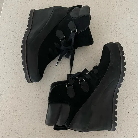 Ugg Valory Black Wedge Booties Size 8.5