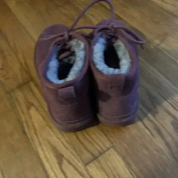 UGG Women's Boots Purple Suede Sheepskin Lined Lace Up Ankle Size 5