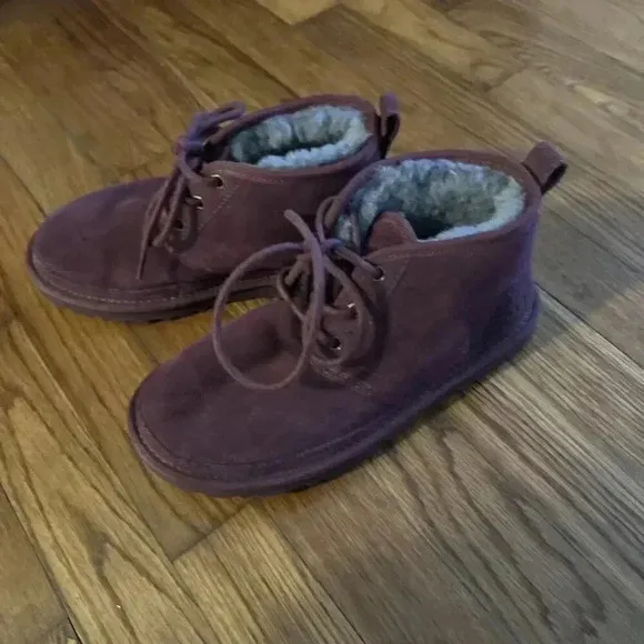 UGG Women's Boots Purple Suede Sheepskin Lined Lace Up Ankle Size 5