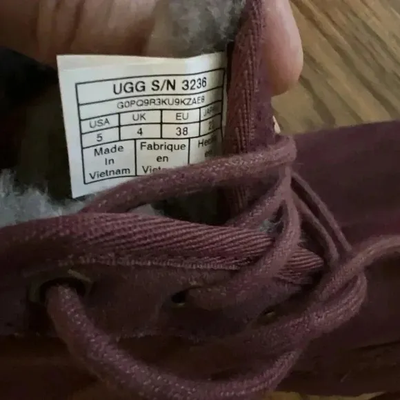 UGG Women's Boots Purple Suede Sheepskin Lined Lace Up Ankle Size 5