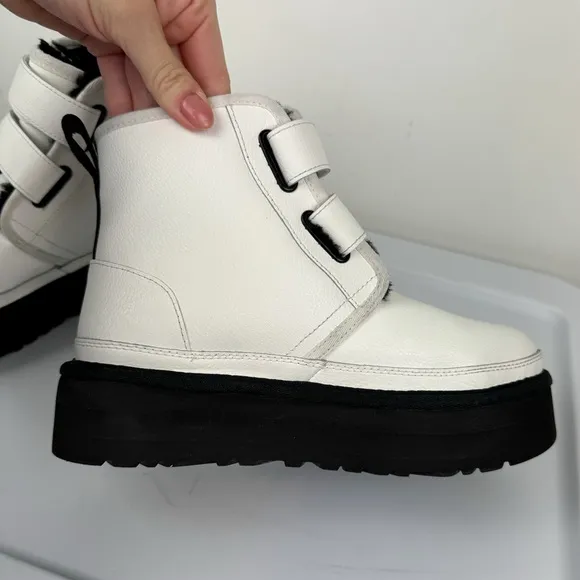 UGG Womens Neumel Platform Leather Boots Sz 6 White Straps Lined