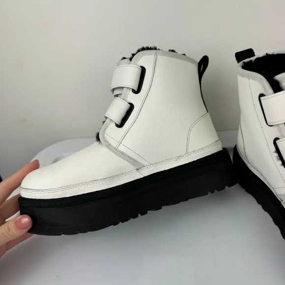 UGG Womens Neumel Platform Leather Boots Sz 6 White Straps Lined