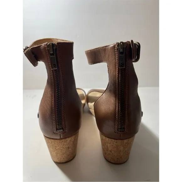 UGG Women's Tan Sandals