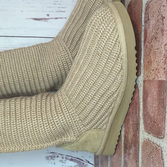 UGG Y2K Classic Cardy Knit Sweater Boots 7 Chestnut Tall Shearling RARE Retired