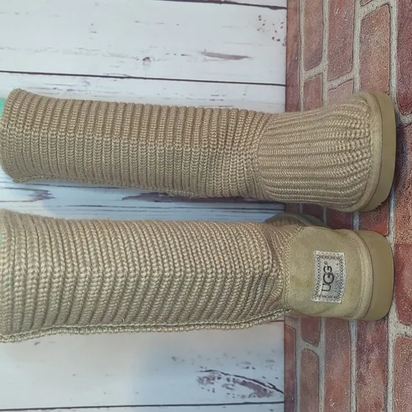 UGG Y2K Classic Cardy Knit Sweater Boots 7 Chestnut Tall Shearling RARE Retired