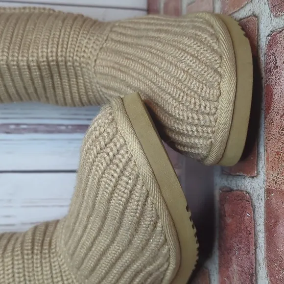 UGG Y2K Classic Cardy Knit Sweater Boots 7 Chestnut Tall Shearling RARE Retired