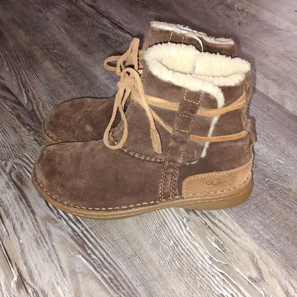 UGG 'La Jolla' Boots chocolate Youth size 3
