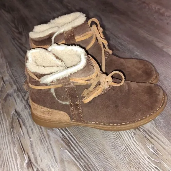 UGG 'La Jolla' Boots chocolate Youth size 3