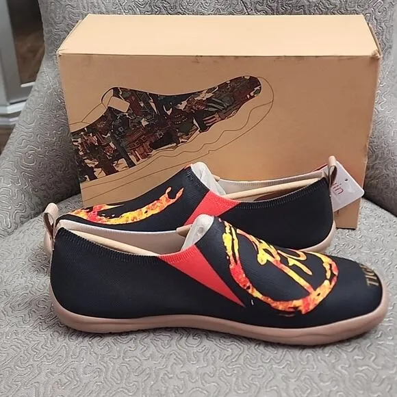 UIN Men's Lightweight Canvas Slipons, Tiger. 9.5, NWT