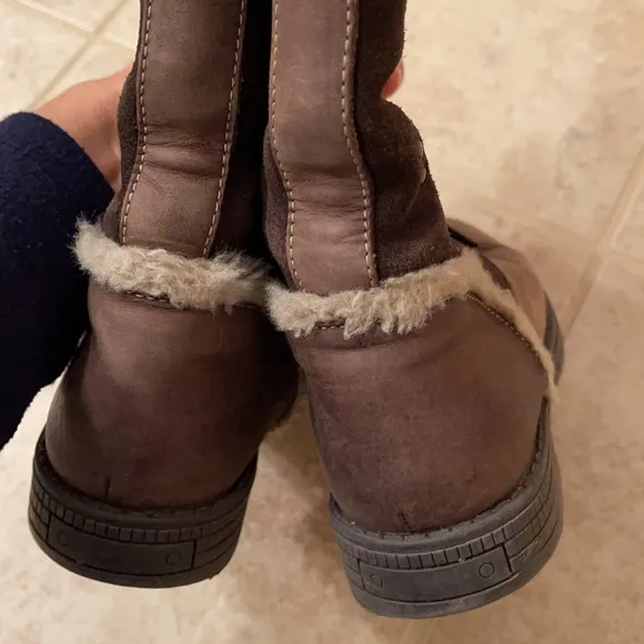 UMI girl leather upper studded brown boots size 1.5, Euro 33, water resistant