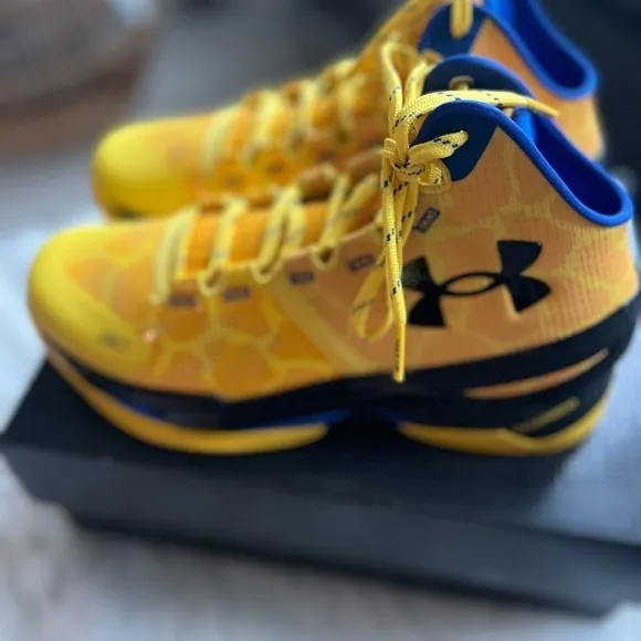 Under Armour Curry 2 Bang Bang Men SIZE 7 Women SIZE 8.5. NIB!