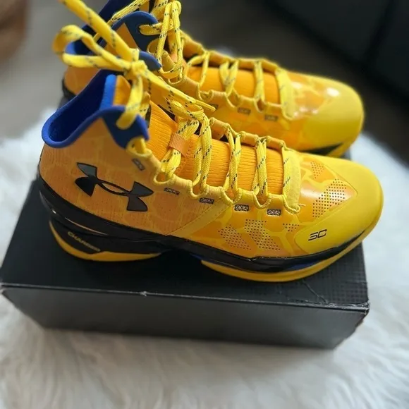 Under Armour Curry 2 Bang Bang Men SIZE 7 Women SIZE 8.5. NIB!