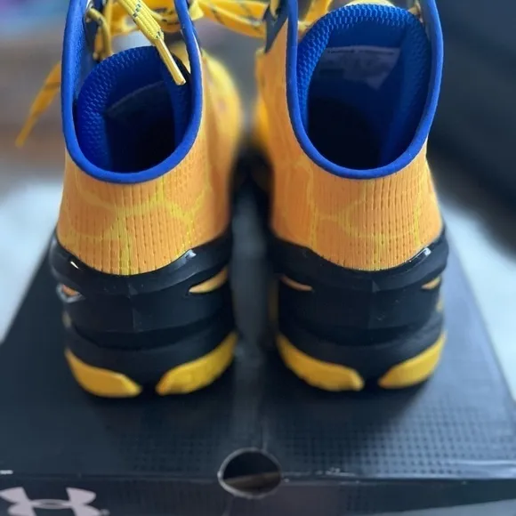 Under Armour Curry 2 Bang Bang Men SIZE 7 Women SIZE 8.5. NIB!