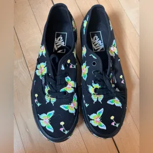 Vans Morph Blackout Glow in the Dark Butterfly Size 7.5 Women’s