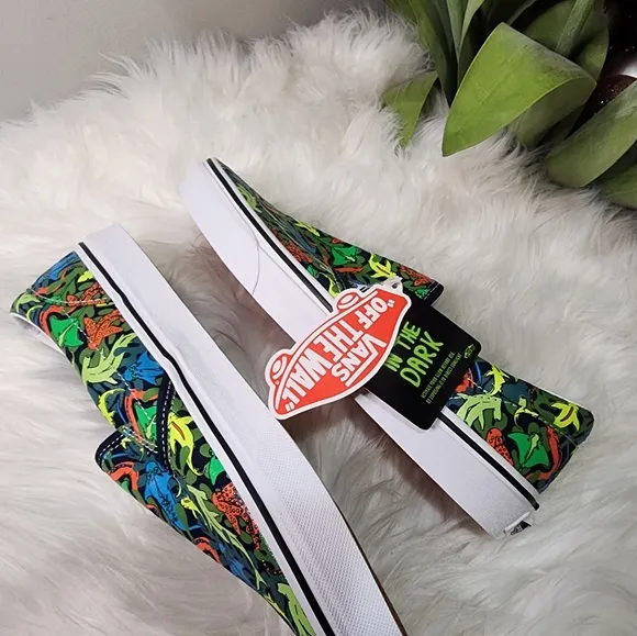 Vans Old Skool Shoes Glow Sharks Dress Junior size6.5