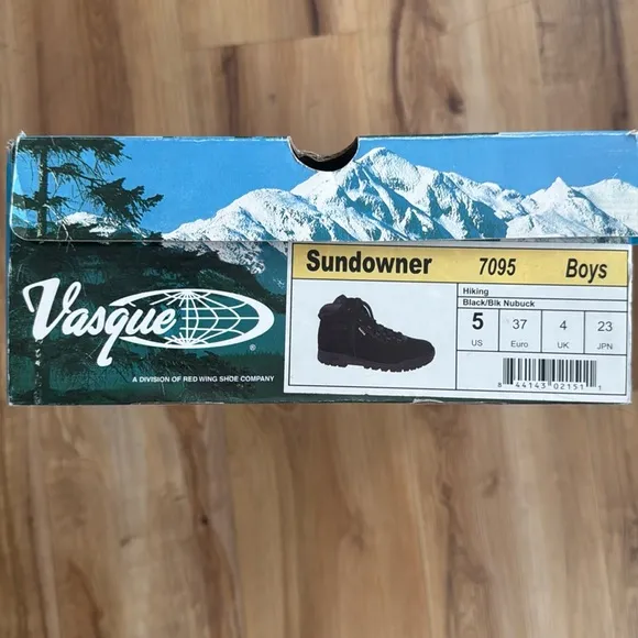 Vasque All-Black Hiking Boots