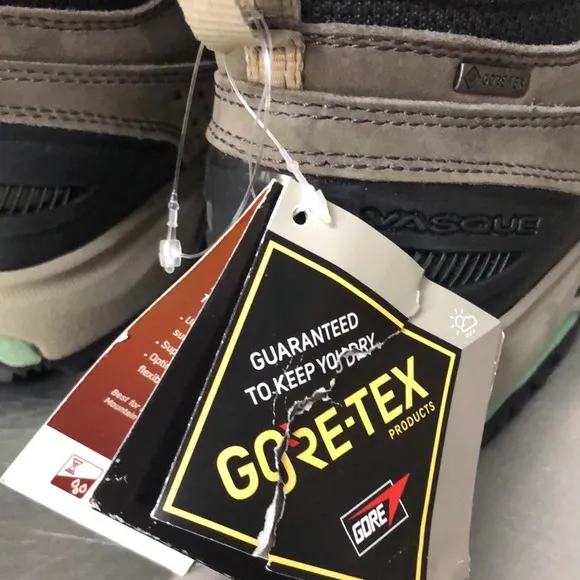 VASQUE BREEZE AT GTX HIKING BOOTS MAGNET BASIL