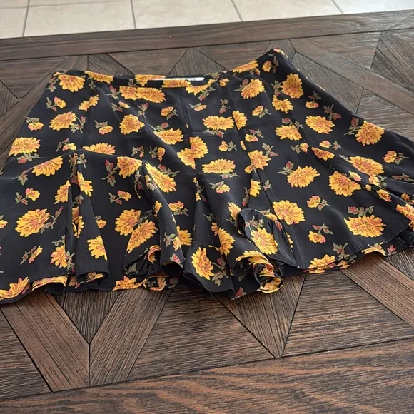 Veronica Beard Weller Skirt Size 6 | Black Multi Yellow Floral | Like New