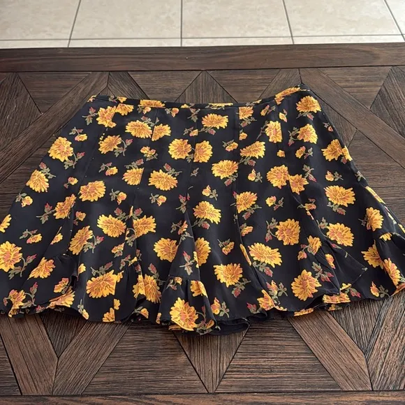 Veronica Beard Weller Skirt Size 6 | Black Multi Yellow Floral | Like New