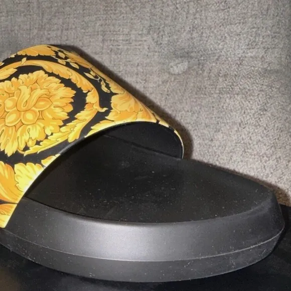 versace barocco slides $425 size 14(47)