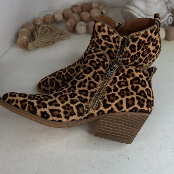 VERY VOLATILE Gracemont Casual Boots Ankle Low Heel- Brown, Tan Leopard, 8