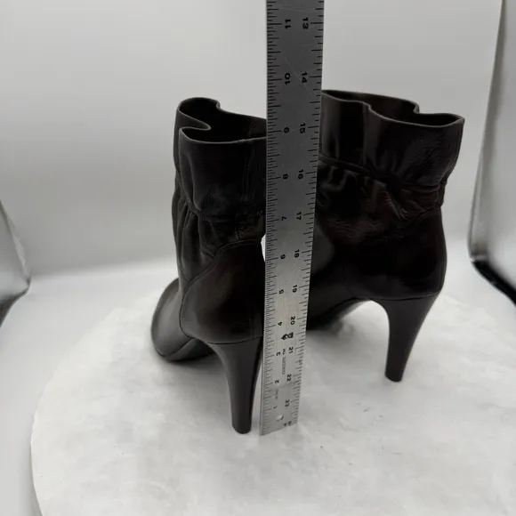 Via Spiga Brown Heeled Boots Sleek Design Size 7.5 M