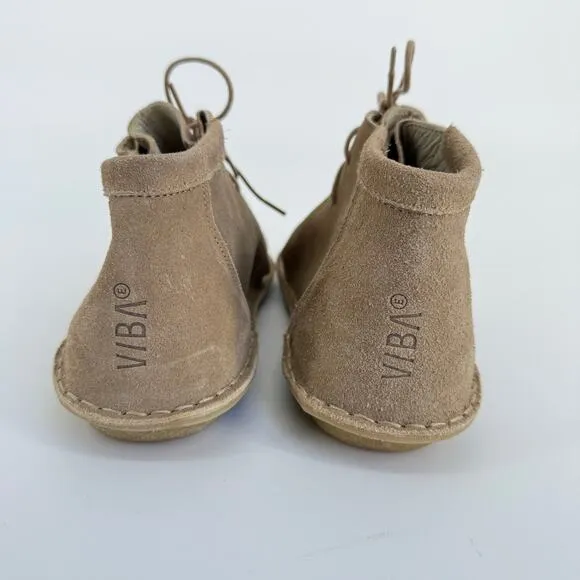 VIBAe Jtree Unisex W11 M8 Suede Desert Boots Sand Lace Up Round Toe Minimalist