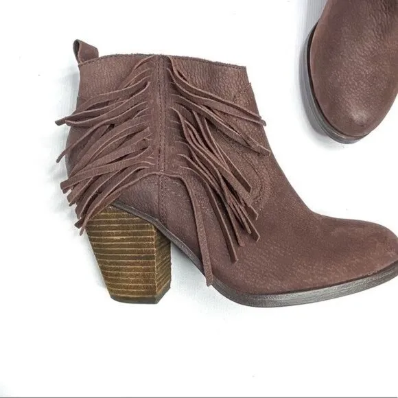 VINCE CAMUTO Brown Fringe Ankle Boots/Booties 8.5