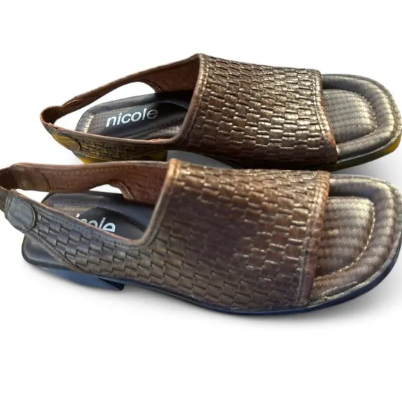 Vintage 90’s Nicole Brown leather Woven Sandals