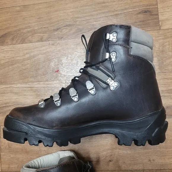 Vintage Asolo Leather Mountaineering Hiking Boots Men’s Italian Made Sz 11