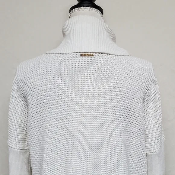 VINTAGE Michael Michael Kors White Waffle Knit Drop Shoulder Turtleneck Sweater