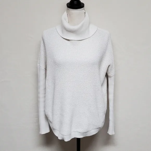 VINTAGE Michael Michael Kors White Waffle Knit Drop Shoulder Turtleneck Sweater