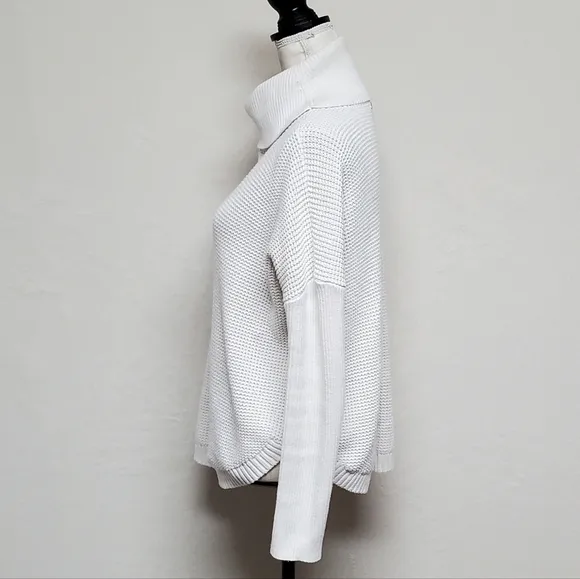 VINTAGE Michael Michael Kors White Waffle Knit Drop Shoulder Turtleneck Sweater