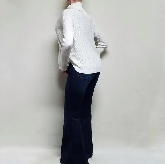 VINTAGE Michael Michael Kors White Waffle Knit Drop Shoulder Turtleneck Sweater