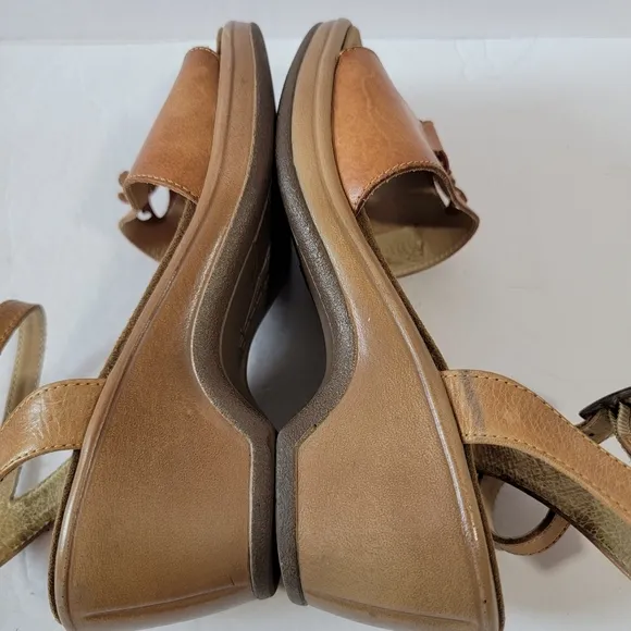 VTG Dansko 38 Brown Leather Cut Out Butterfly Comfort Sandals Artsy Casual RARE