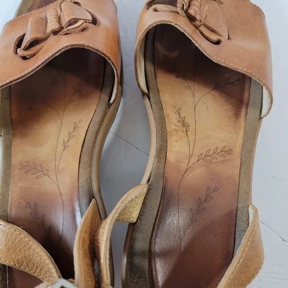 VTG Dansko 38 Brown Leather Cut Out Butterfly Comfort Sandals Artsy Casual RARE