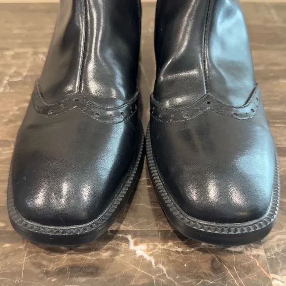 Water Resistant Black Leather Western Wingtip Boots