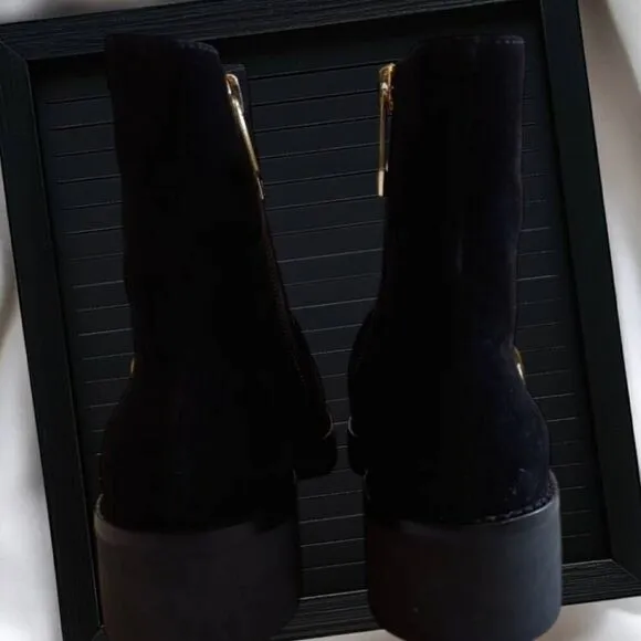 WHAT FOR Black Boots with Gold Buckle Size 5