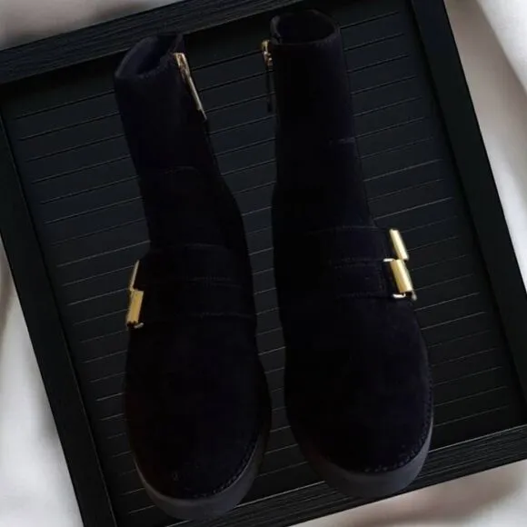 WHAT FOR Black Boots with Gold Buckle Size 5