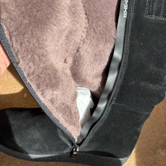 WILMAR Black Suede Faux Fur Lined Winter Boots Size US 9 EU 40 NEW without box