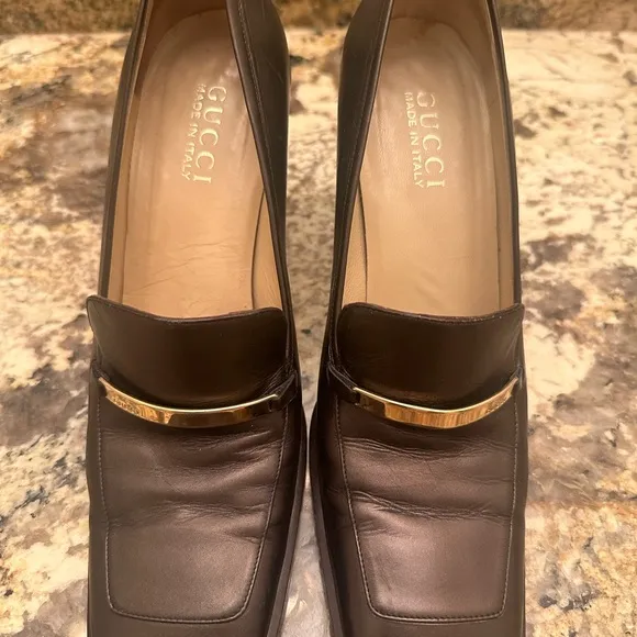 Woman size 8 B Gucci  3 1/2 inch heel leather Shoes, In really good condition.