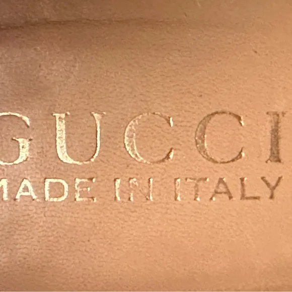 Woman size 8 B Gucci  3 1/2 inch heel leather Shoes, In really good condition.