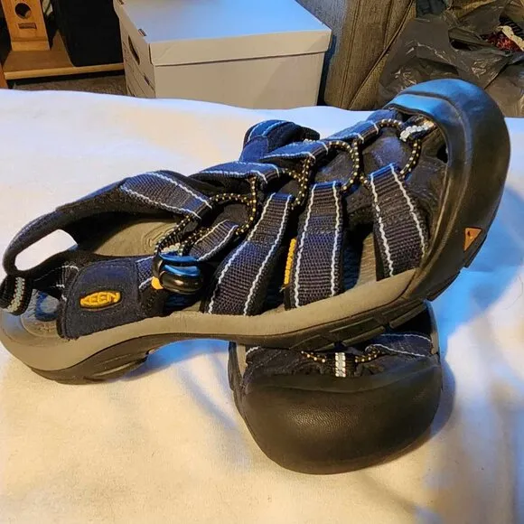 Womens Keen Sandals Size 8.5 - Waterproof Outdoor Adventure Footwear perfect con