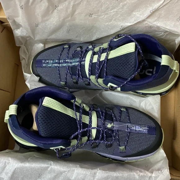 Women’s On Cloud Cloudtrax Hiking Boots size 7