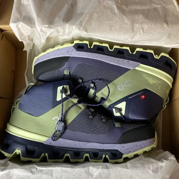Women’s On Cloud Cloudtrax Hiking Boots size 7