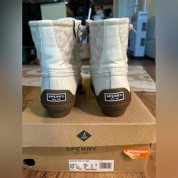 Women’s Sperry Syren Gulf Wool Quilt Ivory Duck Boots Size 9