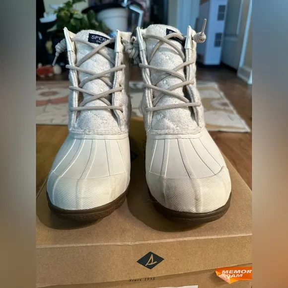 Women’s Sperry Syren Gulf Wool Quilt Ivory Duck Boots Size 9